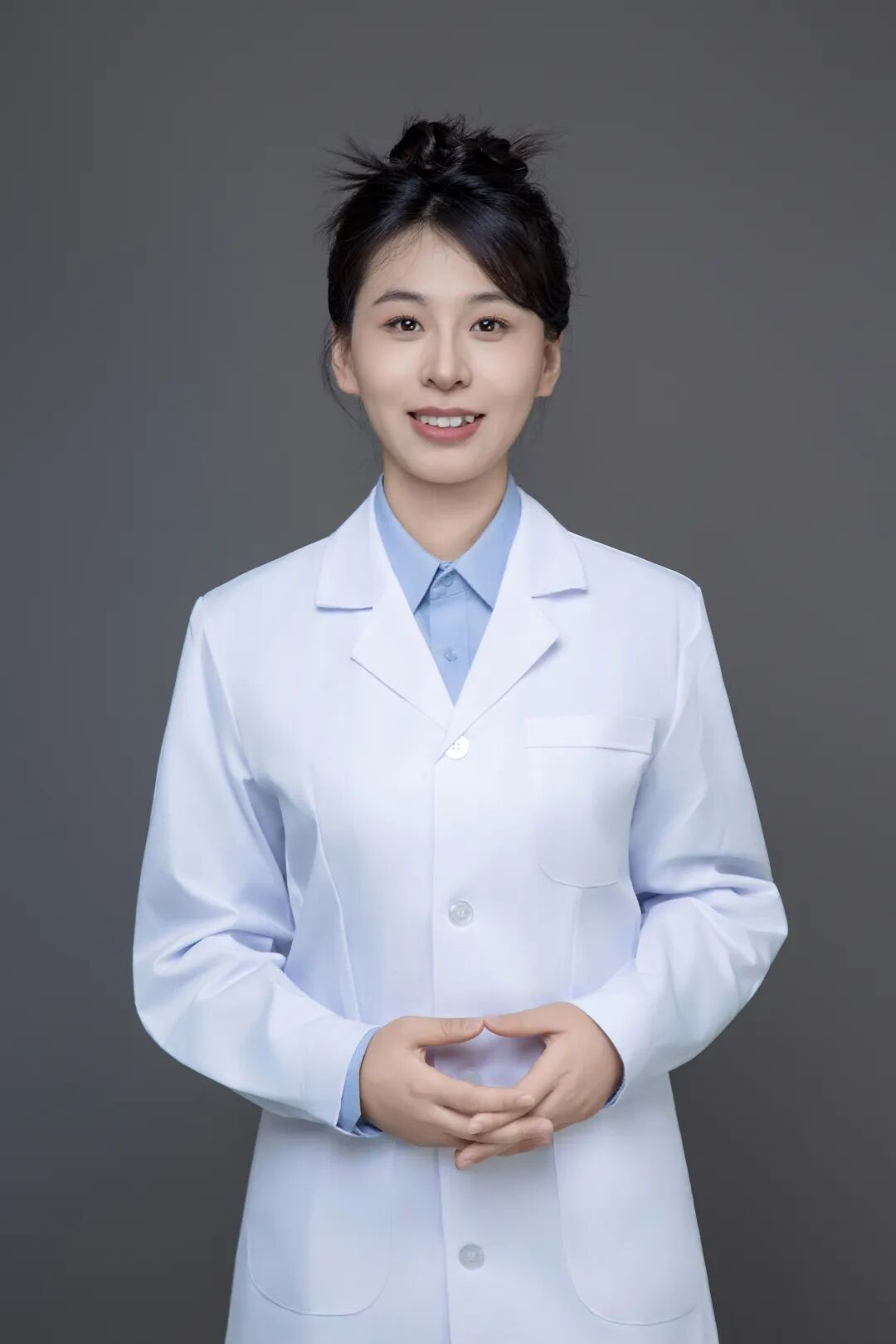 厉害！95后女中医施了3针，“快不行了”的乘客缓过来了