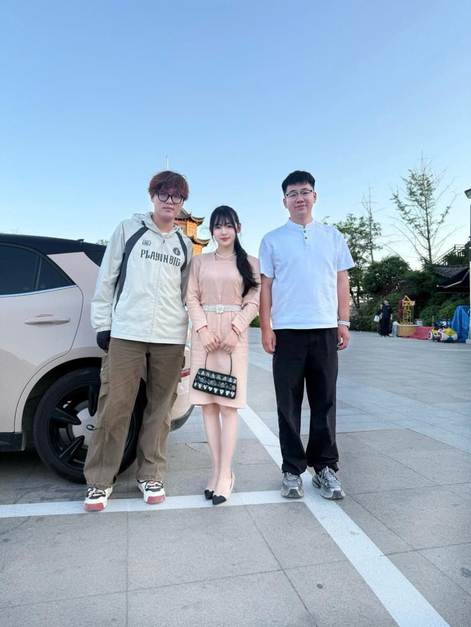安徽一女老师点外卖，发现骑手是曾经的学生：兼职赚钱，肯努力的人，永远都在发光