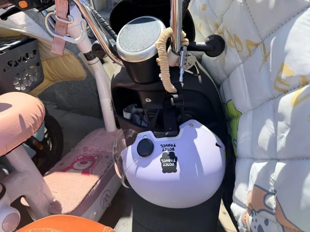 电动车头盔没地儿放？北京交警：符合条件可加装尾箱