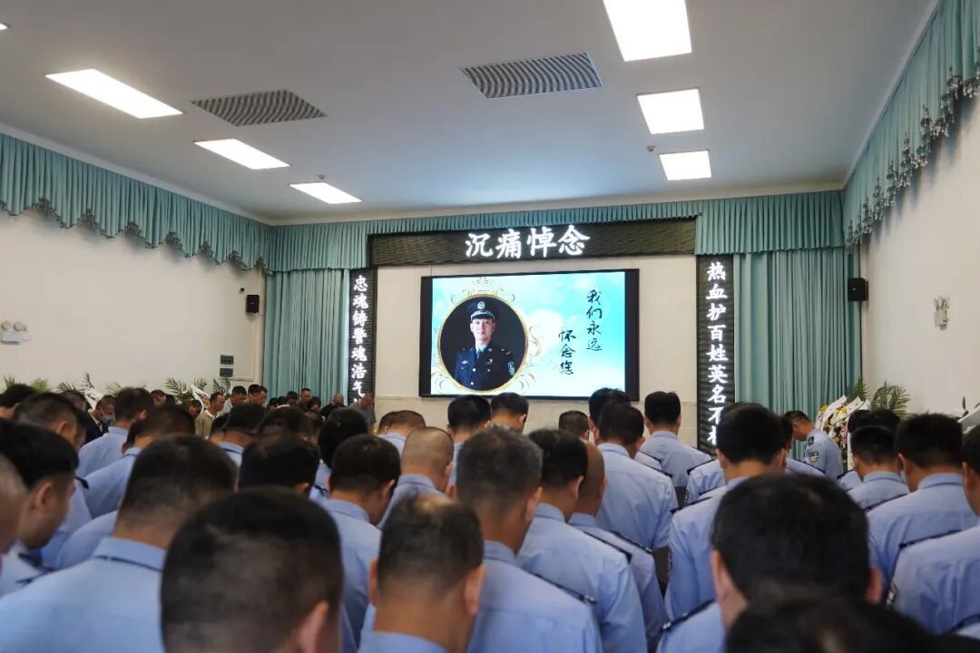 43岁派出所所长殉职，儿子的作文令人破防……