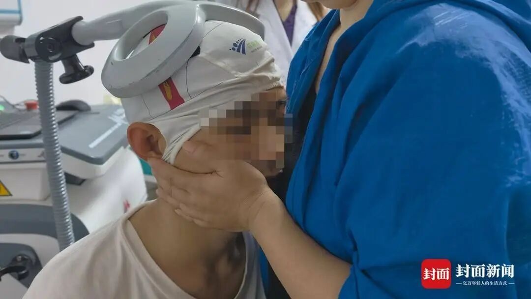 五年贴身守护罕见病儿子，单亲母亲确诊癌症：想把钱全部留给孩子……