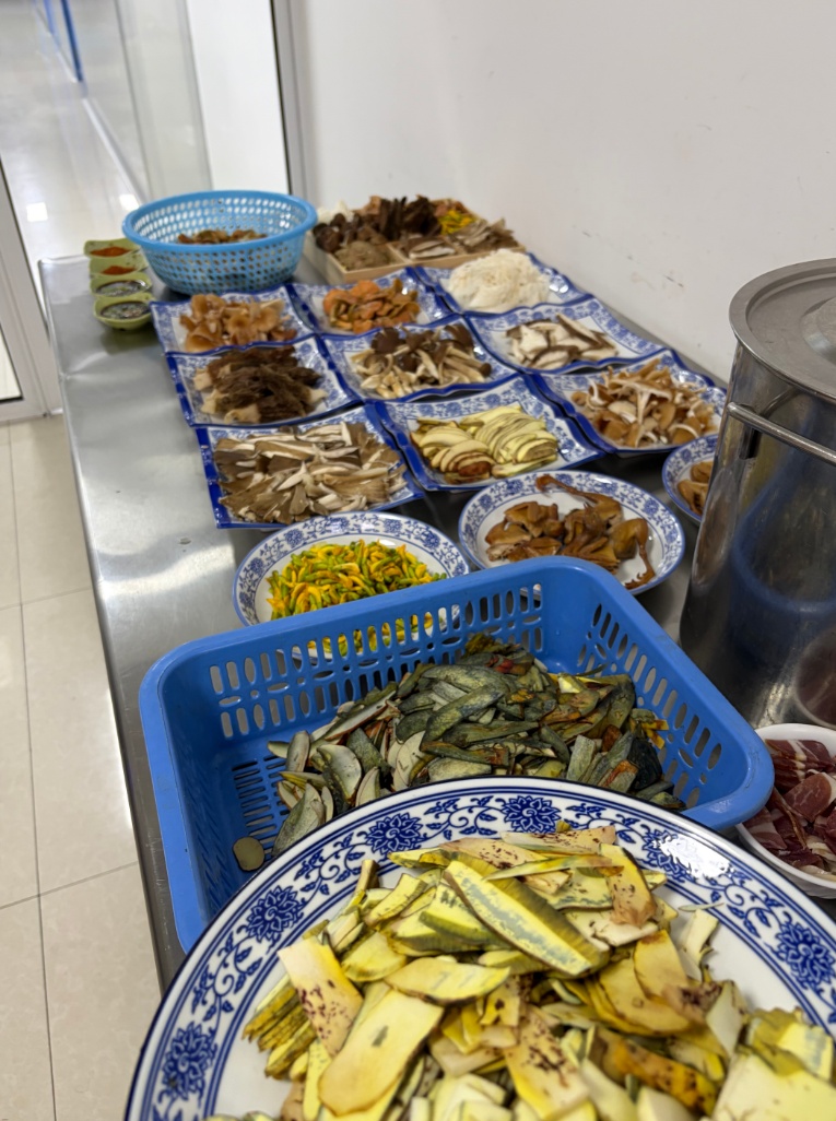 头茬野生菌上市，帮大家问过价格了→