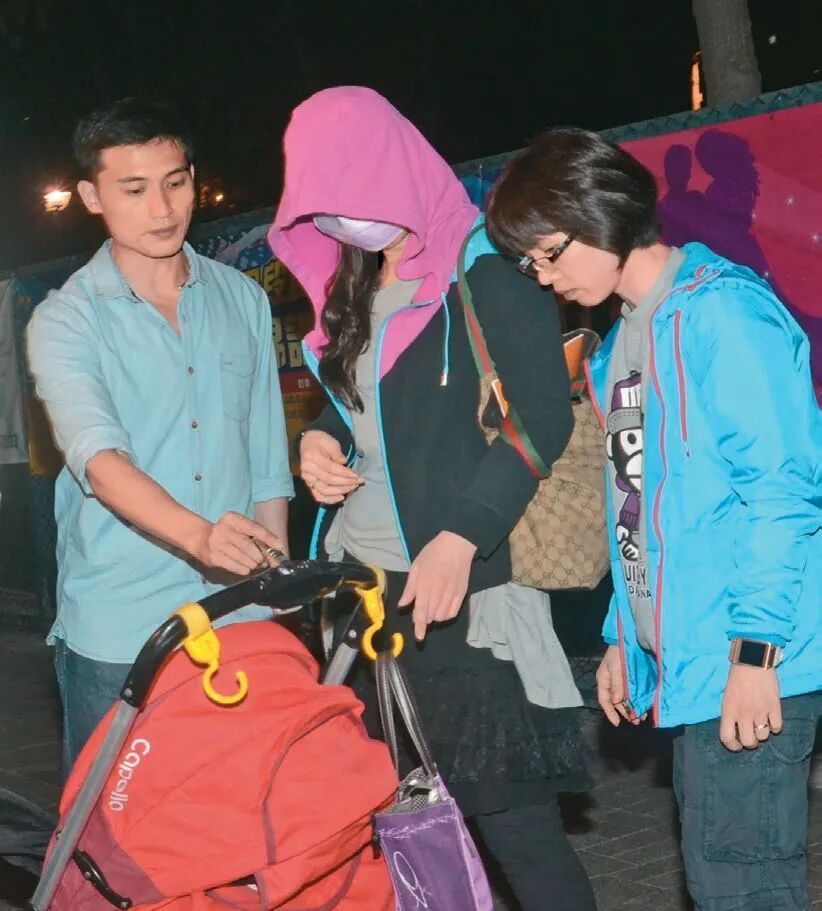 香港女子报警称半岁女儿被“问路的人”拐走震惊全港，真相披露：女婴断气后被丢进垃圾桶，警方翻遍8000吨垃圾寻找尸体，女子被判5年