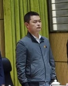 连救两名溺水儿童，不幸被海水吞没的他，已脱离危险！