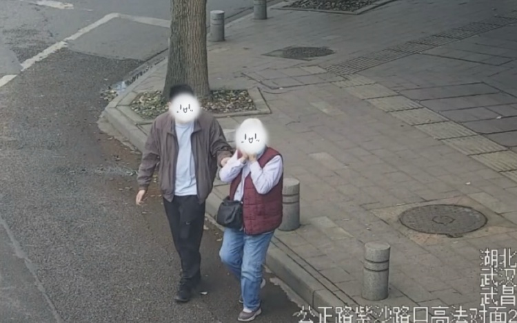 事发武汉街头，八旬老人满脸是血！全城寻找的好心司机找到了