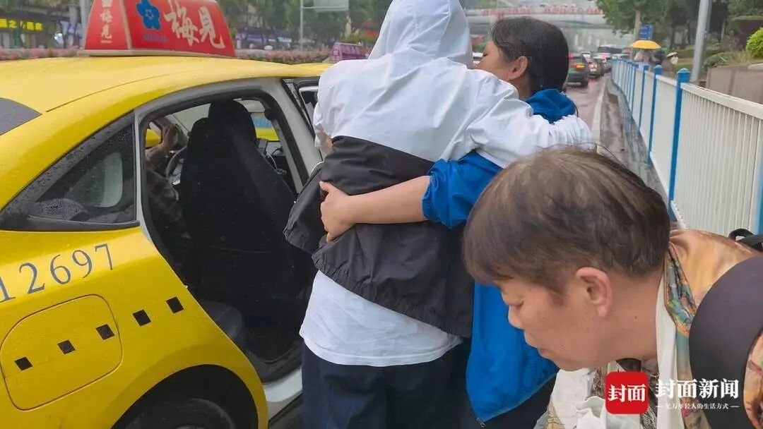 五年贴身守护罕见病儿子，单亲母亲确诊癌症：想把钱全部留给孩子……