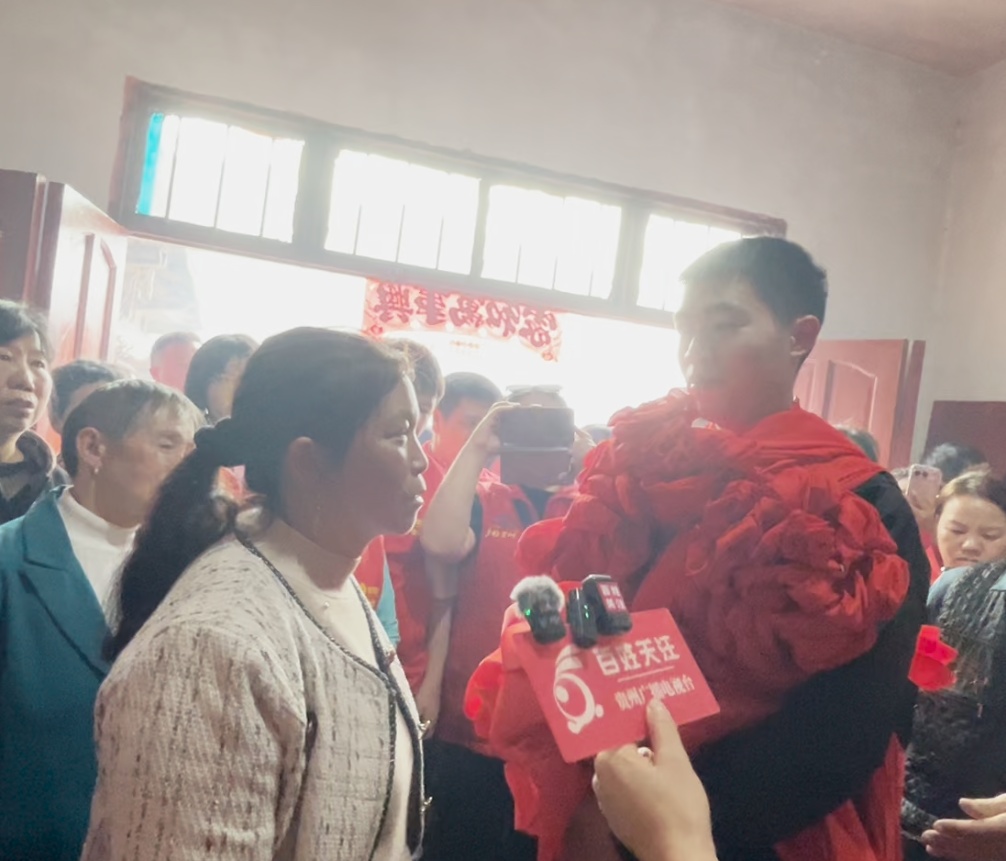 “谢谢你回到我身边！” 失散26年后，贵州男子在母亲节这一天回家了