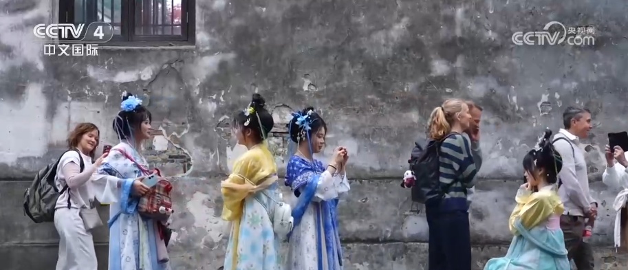 “无人信任场景”融入百姓日常 海外网友点赞中国式安全