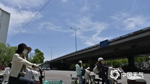 北方炎热升级高温增多 南方新一轮较强降雨来袭