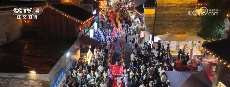 “无人信任场景”融入百姓日常 海外网友点赞中国式安全