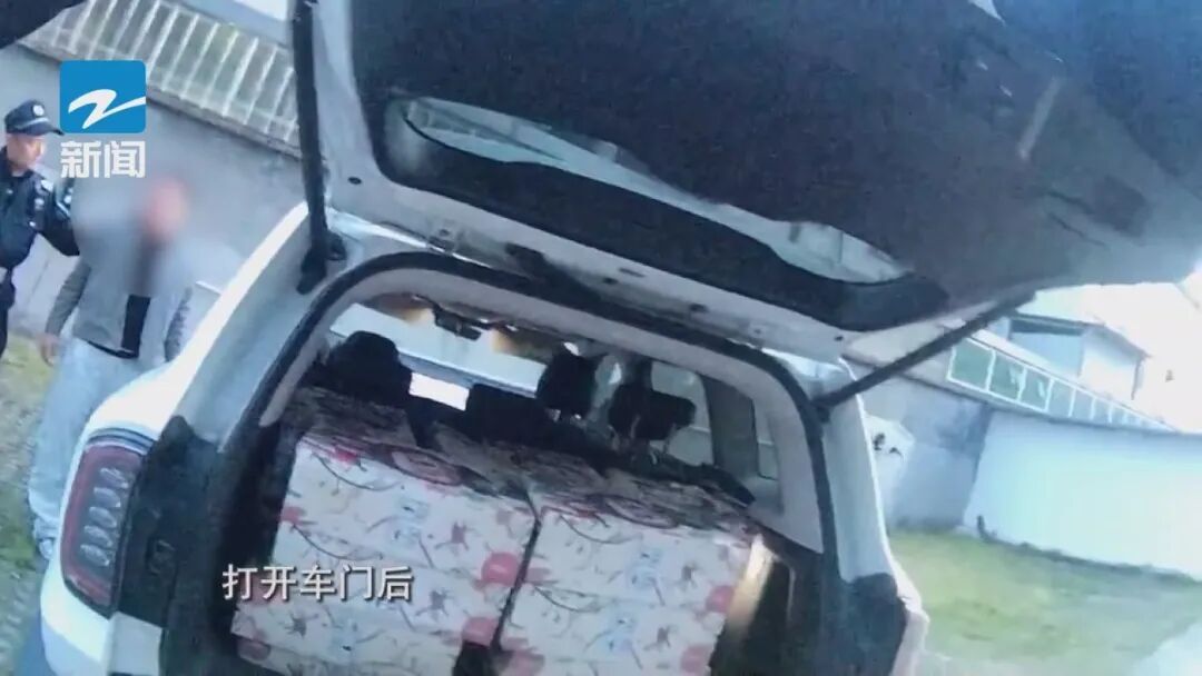 车辆斜停，司机瘫坐言语混乱还傻笑…民警一查竟发现：比酒驾还严重