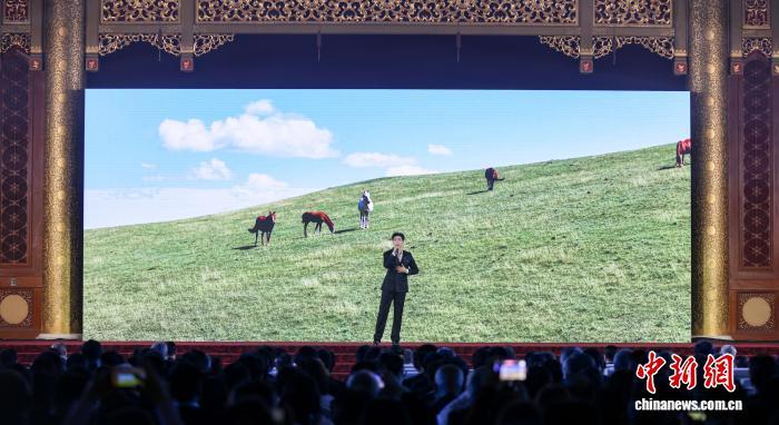 两岸中华文化峰会侧记：两首歌、几句乡音，道出台湾游子的浓浓乡愁