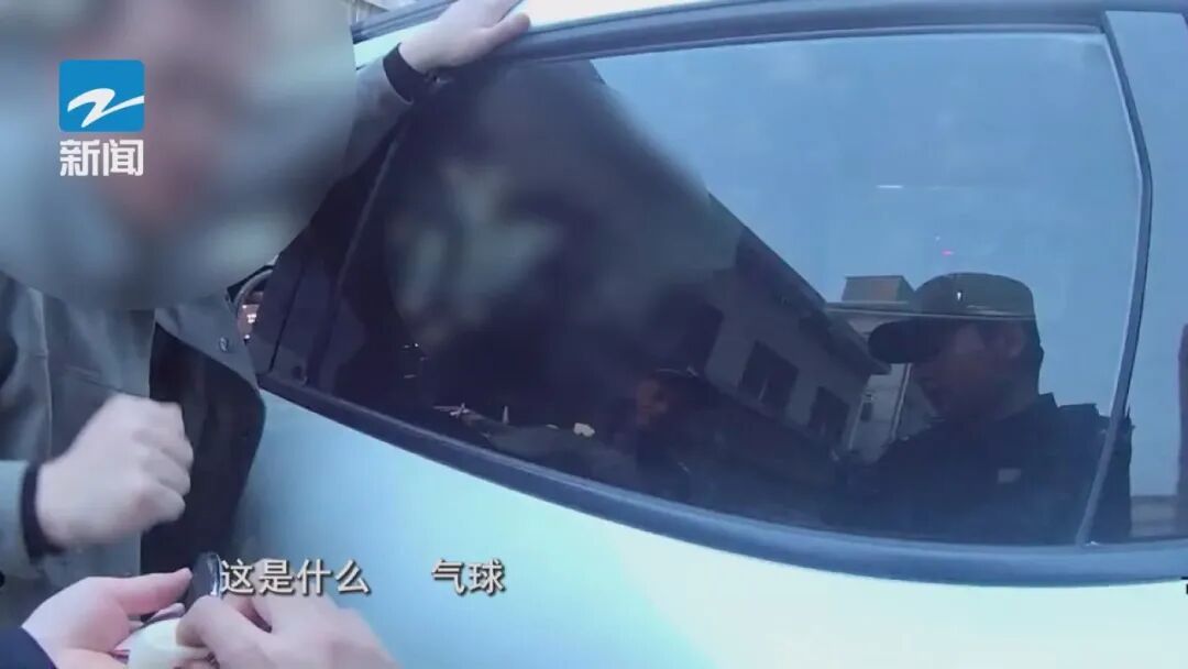 车辆斜停，司机瘫坐言语混乱还傻笑…民警一查竟发现：比酒驾还严重