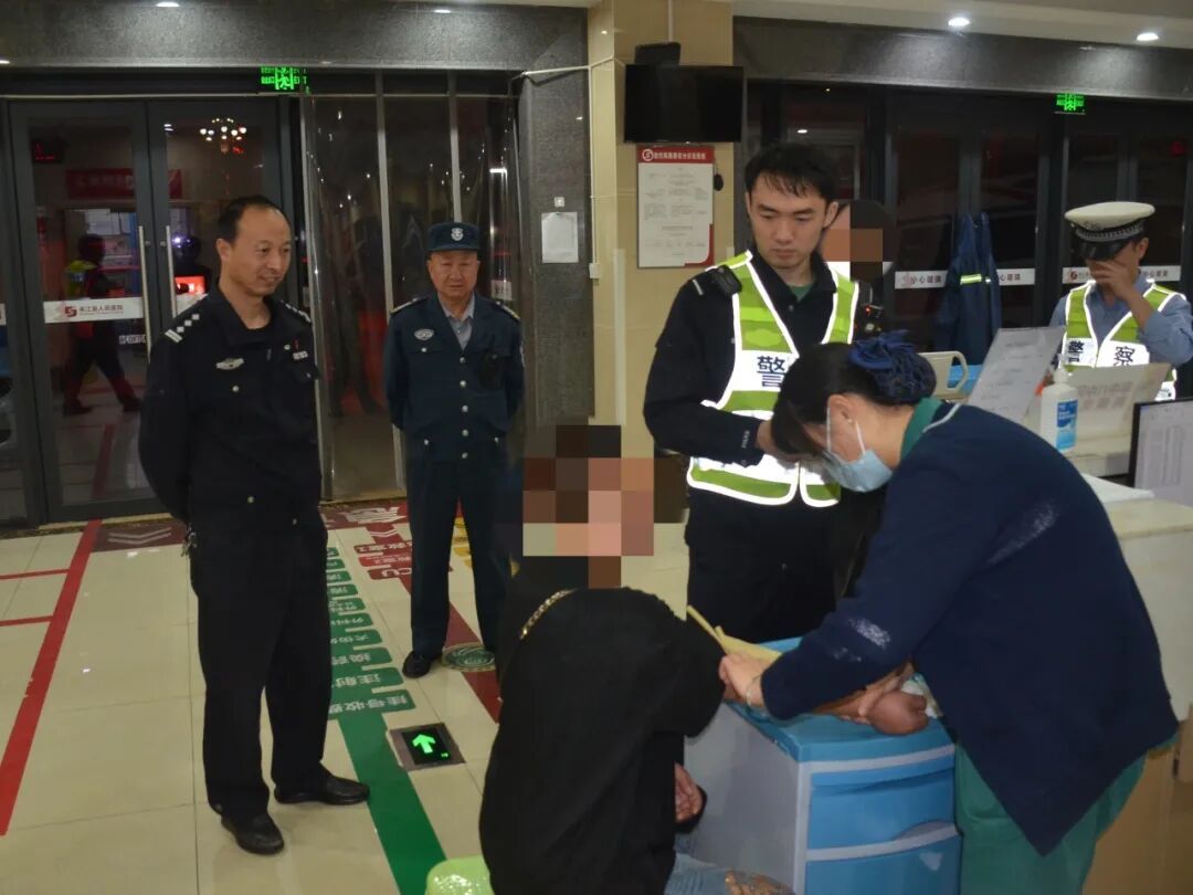 四川一对夫妻酒后同时开车回家，半路酒驾丈夫撞上了醉驾妻子