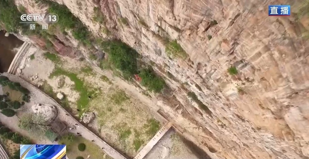 被困在两侧都是悬崖的峡谷中间如何获救 解析T型救援场景