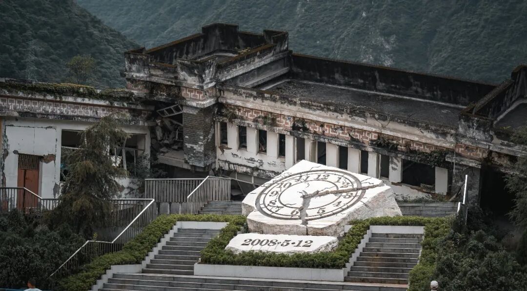 汶川大地震中被埋72小时的女孩,如今怎么样了? 汶川大地震中被埋72小时的女孩,如今怎么样了?