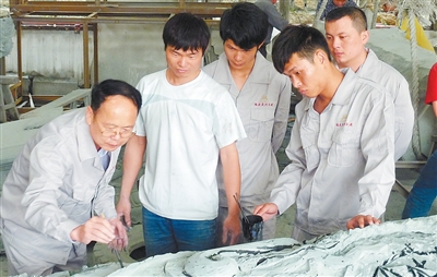 12岁学艺、带出2000多名匠人……68岁的他,一辈子只为这件事 12岁学艺、带出2000多名匠人……68岁的他,一辈子只为这件事