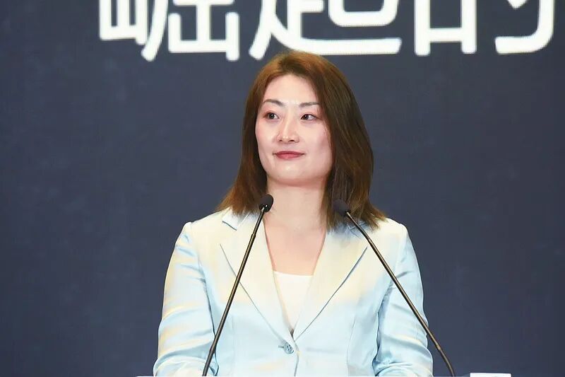 宗馥莉被曝罢免销售负责人,直管营销,非生产业务将外包,内部人士称或裁员30% 宗馥莉被曝罢免销售负责人,直管营销,非生产业务将外包,内部人士称或裁员30%