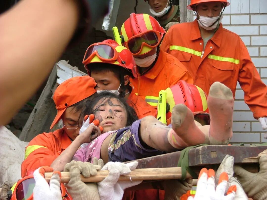 汶川大地震中被埋72小时的女孩,如今怎么样了? 汶川大地震中被埋72小时的女孩,如今怎么样了?