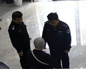 洪山民警紧急止付保住百万养老钱 洪山民警紧急止付保住百万养老钱