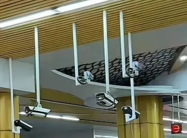 网友在沈阳地铁站拍下这一幕,沈阳地铁回应! 网友在沈阳地铁站拍下这一幕,沈阳地铁回应!