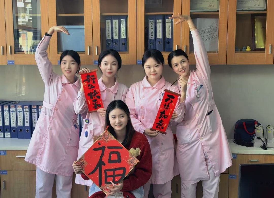“对不起，我拖累你们了！”