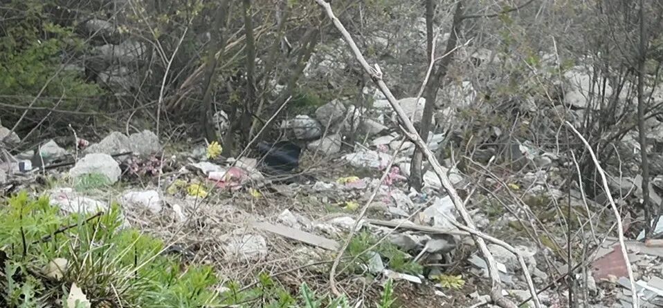 徒步线路垃圾散落、游客吸烟……老君山景区致歉