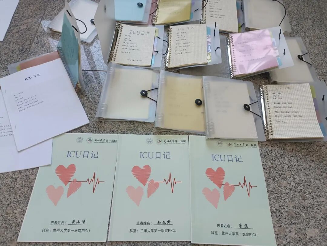 男护士的40多本日记，帮患者找回ICU里“消失的记忆”