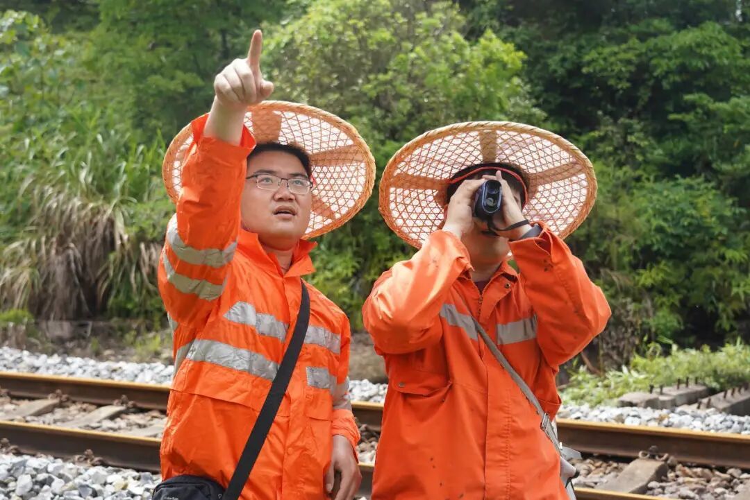 暴雨来袭,铁路人这样应对! 暴雨来袭,铁路人这样应对!