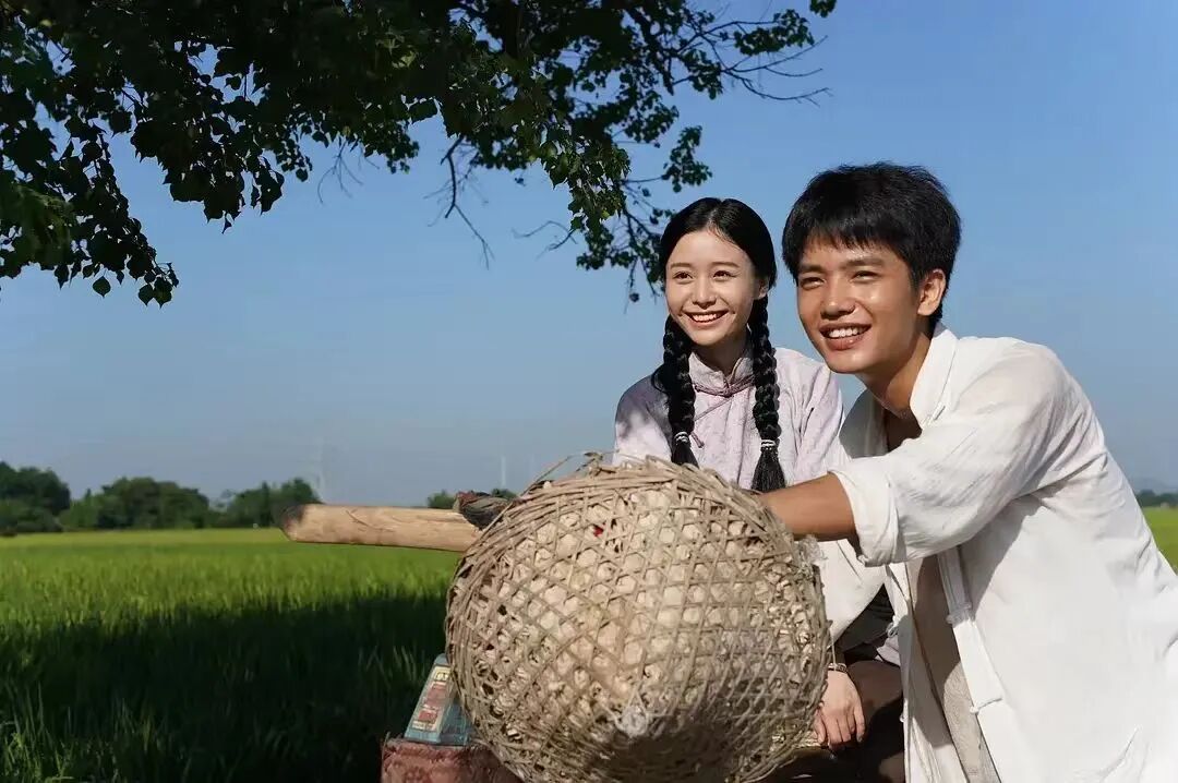 《给阿嬷的情书》总票房破2亿！电影里男主寄回家的为何是港币?