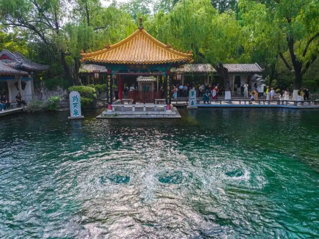 刷新纪录！济南趵突泉地下水位29米+ ，“月牙飞瀑”持续在线249天