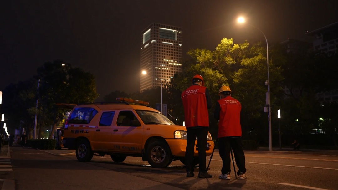 北京三十多万盏路灯开启“换装”！