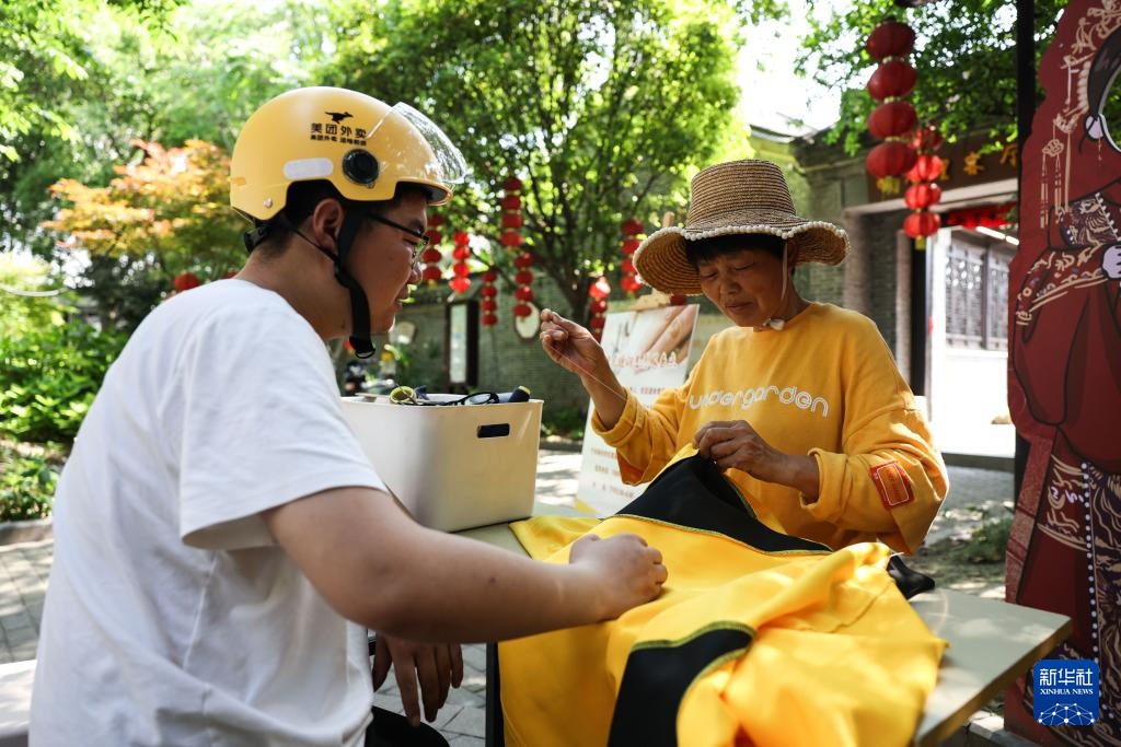 树立和践行正确政绩观丨江苏泰州：建好亲“新”驿站 服务新就业群体