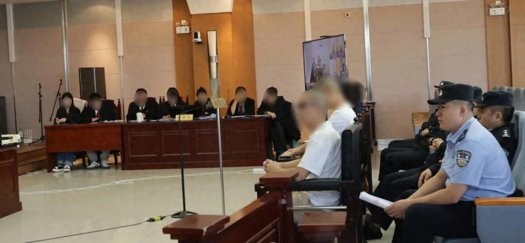 “躺赚”2.8万买烟,看时薪1100元的“兼职”如何毁掉三个年轻人? “躺赚”2.8万买烟,看时薪1100元的“兼职”如何毁掉三个年轻人?