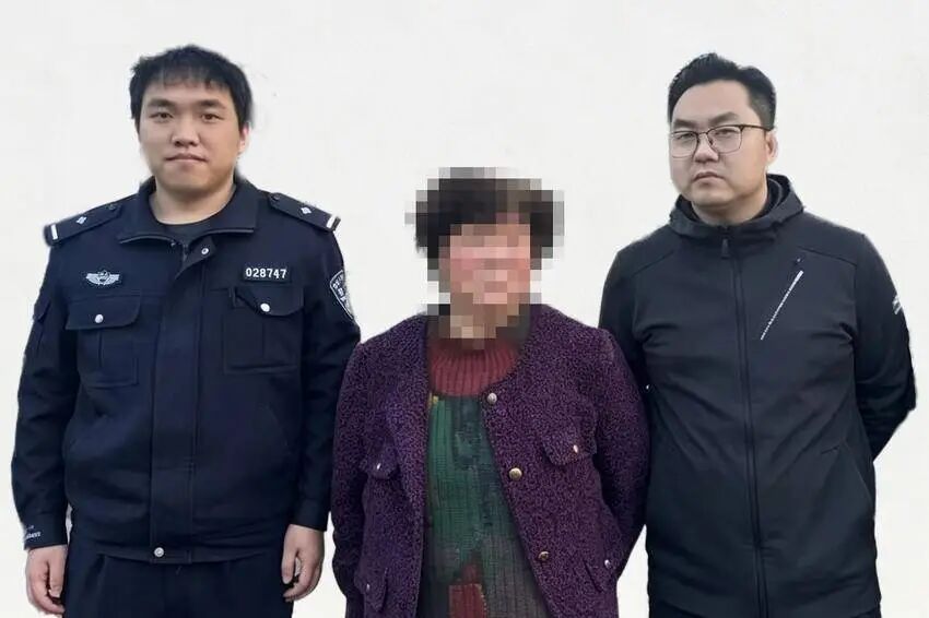 熟人介绍的"网恋对象"竟是她自己！