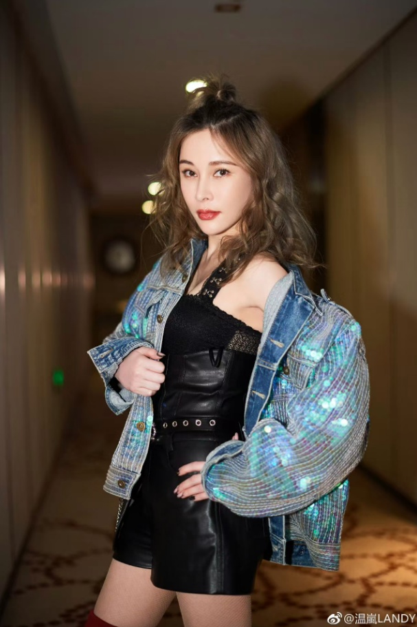 知名女歌手突发败血性休克紧急送入ICU！明天上海演唱会延期