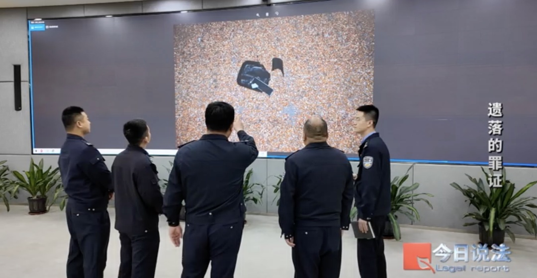 六旬老人倒在玉米粒上，遗落在现场的碎片揭开真相……