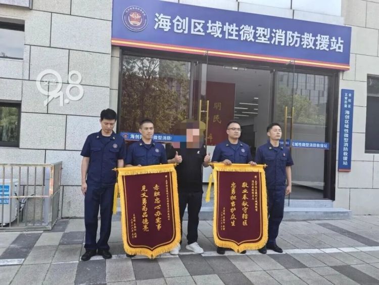 刚跑完5km，杭州小伙纵身跳河连救两人！落水者体重近200斤，“我也不知道哪来的力气”