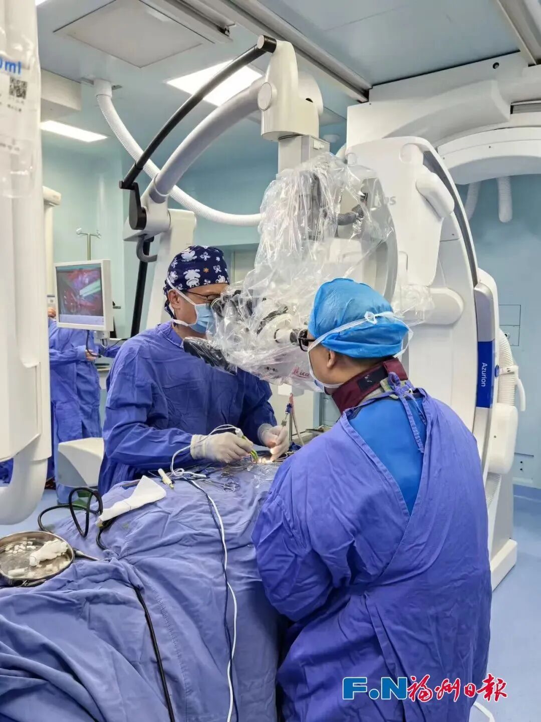 女子腰腿痛2年近乎瘫痪，从脊柱取出上千条寄生虫！“像在一锅汤里捞面条”