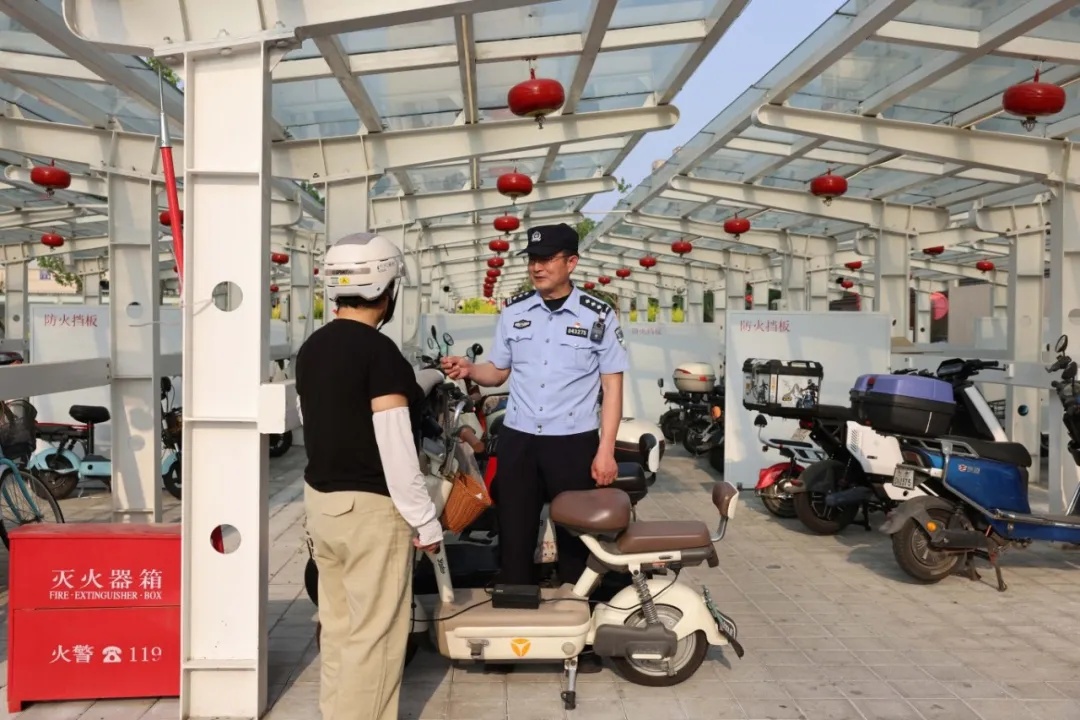 加了3000多名居民微信的社区民警，到底在忙什么？