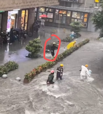 广州暴雨落水小男孩找到了：“感谢给了我第二次生命”