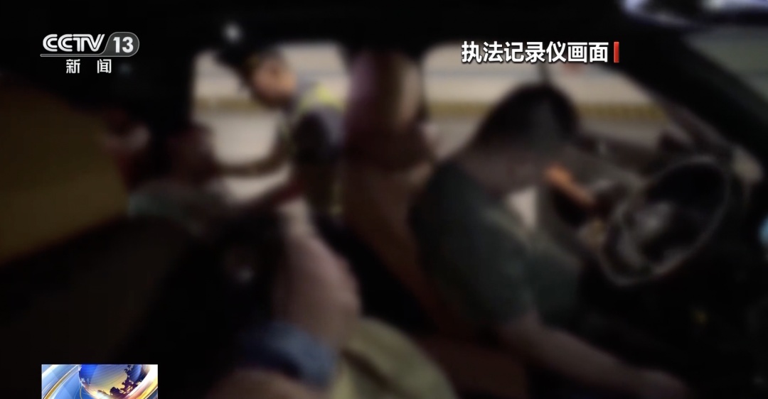 全车人陷入昏迷，孩子口吐白沫！天热起来了，这个习惯快改