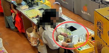 水果店凌晨突发火灾！起因竟是她手里的“塔”……