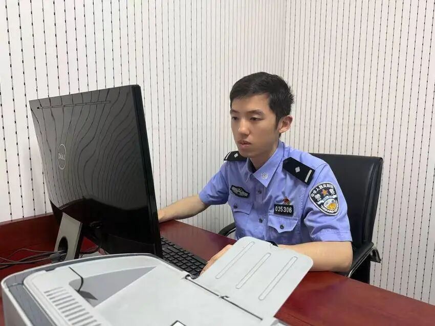 独居老人误成“卡农” “00后”民警破案之后暖心