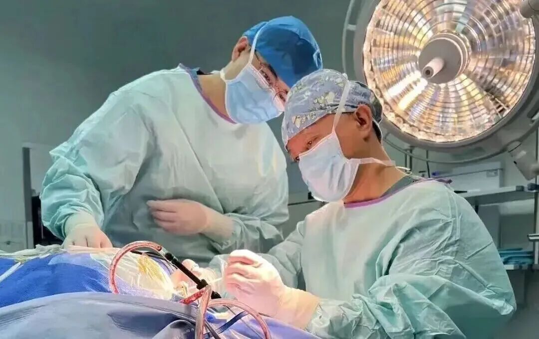 “吃什么都是甜的”！20岁小伙突然味觉失灵、走路发飘……竟被确诊恶性肿瘤