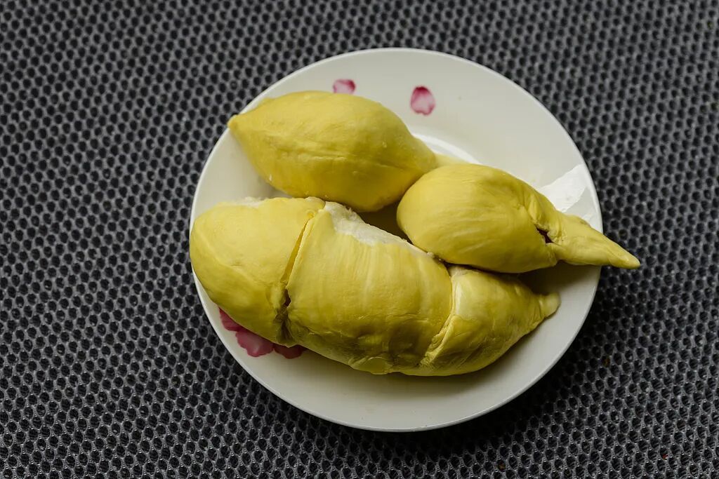 每天近800吨到货！昆明榴莲价格大降