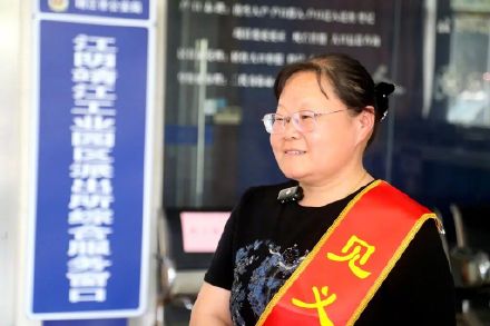 靖江6人救昏迷司机被认定见义勇为 靖江6人救昏迷司机被认定见义勇为