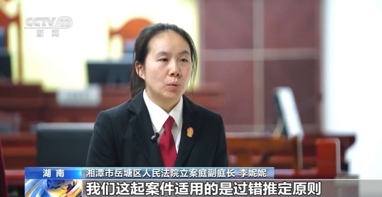 法治在线丨车辆违规停放消防通道 被掉落瓷砖砸坏 损失谁来担 法治在线丨车辆违规停放消防通道 被掉落瓷砖砸坏 损失谁来担