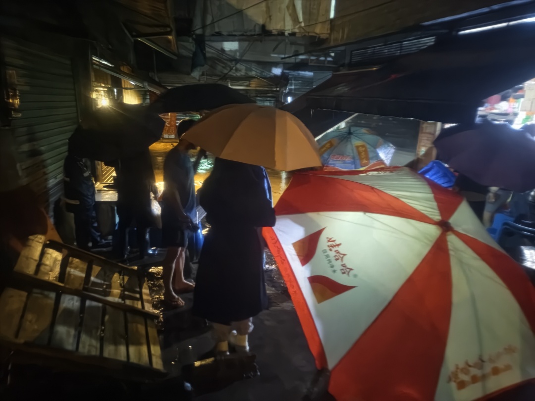 连夜撤离上百人!云南一地遭遇强降雨 连夜撤离上百人!云南一地遭遇强降雨