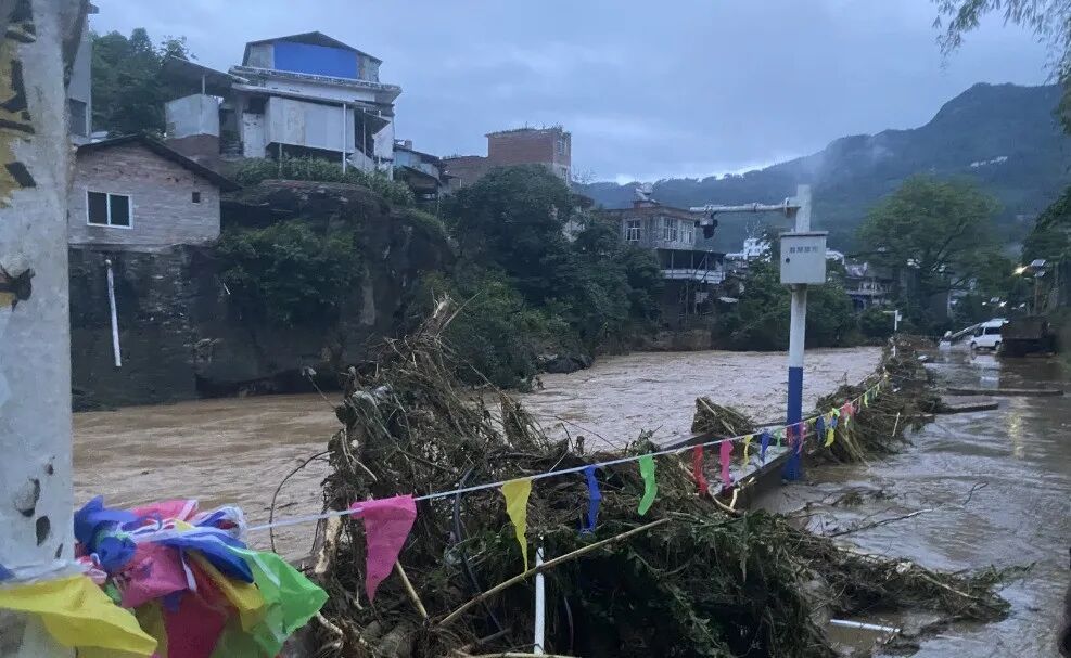 河口县遭遇强降雨,当地连夜逐户呼叫预警,成功叫应转移群众122人 河口县遭遇强降雨,当地连夜逐户呼叫预警,成功叫应转移群众122人